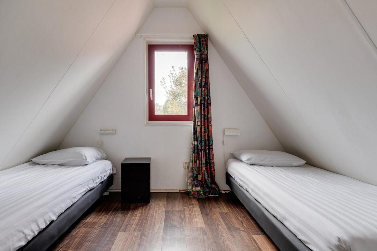 Kleine Zanglijster I Prachtig Huisje Nabij Bosrand Zwiggelte ภายนอก รูปภาพ