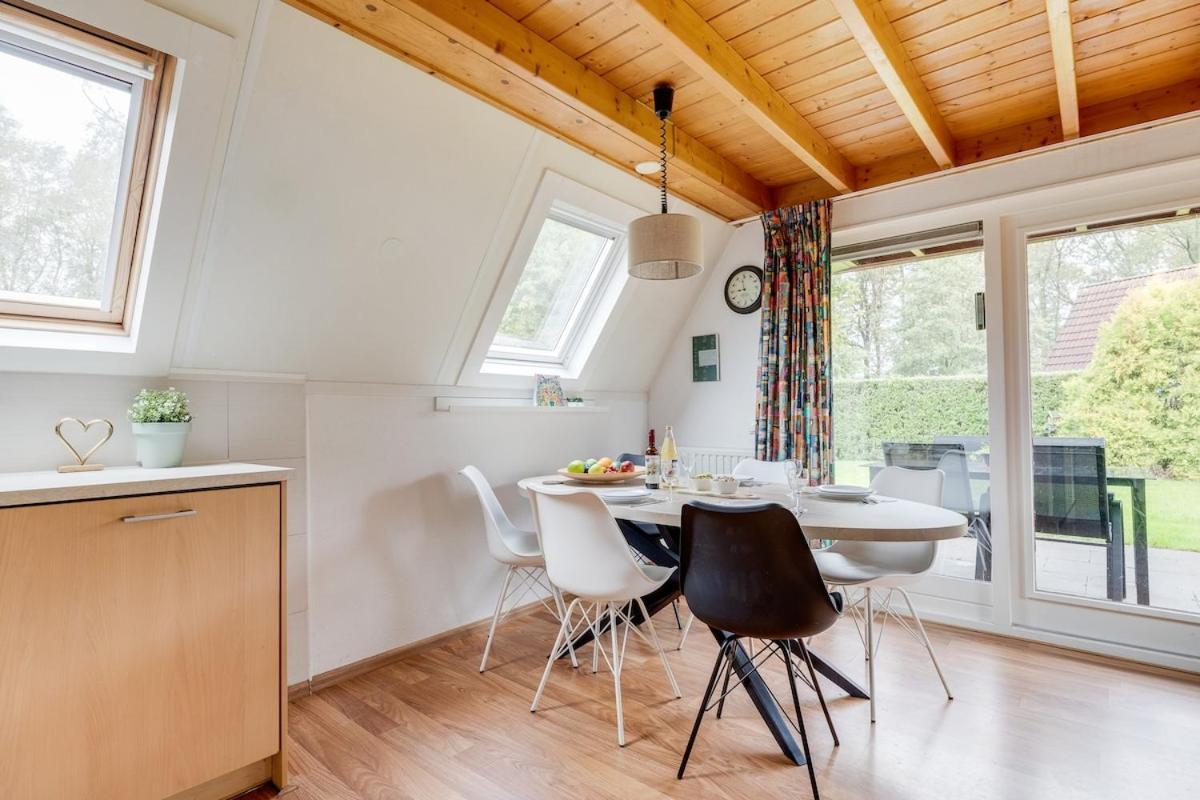 Kleine Zanglijster I Prachtig Huisje Nabij Bosrand Zwiggelte ภายนอก รูปภาพ