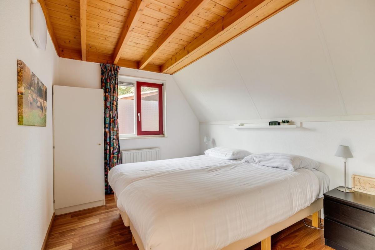 Kleine Zanglijster I Prachtig Huisje Nabij Bosrand Zwiggelte ภายนอก รูปภาพ